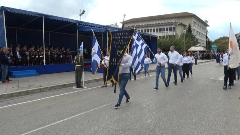 Γιάννενα: Οι φοιτητές από την Κύπρο δεν κράτησαν το στόμα τους κλειστό μπροστά από την εξέδρα των επισήμων – video | Newsit.gr Γιάννενα: Οι φοιτητές από την Κύπρο δεν κράτησαν το στόμα τους κλειστό μπροστά από την εξέδρα των επισήμων – video | Newsit.gr