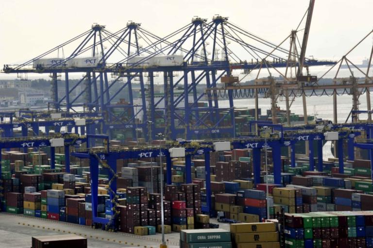 Bloomberg: Ο Πειραιάς εξελίσσεται στο κορυφαίο λιμάνι της Μεσογείου και της Ευρώπης | Newsit.gr Bloomberg: Ο Πειραιάς εξελίσσεται στο κορυφαίο λιμάνι της Μεσογείου και της Ευρώπης | Newsit.gr