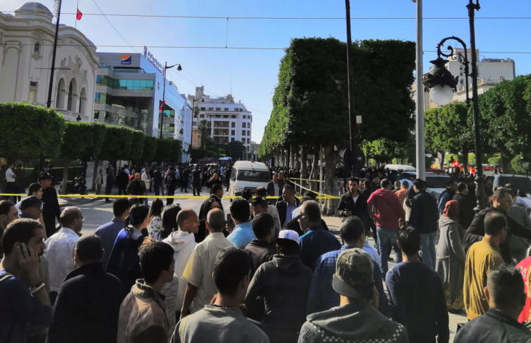 Διπλωματούχος και άνεργη η καμικάζι αυτοκτονίας της Τυνησίας | Newsit.gr Διπλωματούχος και άνεργη η καμικάζι αυτοκτονίας της Τυνησίας | Newsit.gr