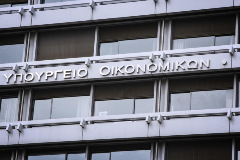 Κίτρινες κάρτες μοιράζει η τρόικα για αποκρατικοποιήσεις, ενέργεια και ληξιπρόθεσμα | Newsit.gr Κίτρινες κάρτες μοιράζει η τρόικα για αποκρατικοποιήσεις, ενέργεια και ληξιπρόθεσμα | Newsit.gr