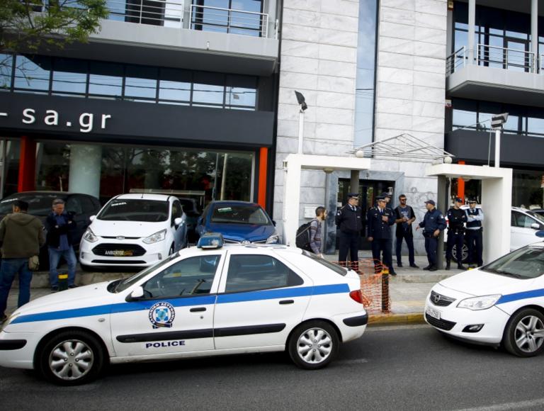 Κουκουλοφόροι έκαναν “ντου” σε εκδήλωση για το Σκοπιανό στον Υμηττό | Newsit.gr Κουκουλοφόροι έκαναν “ντου” σε εκδήλωση για το Σκοπιανό στον Υμηττό | Newsit.gr