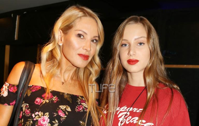 Αννίτα Ναθαναήλ – Σύνθια Χάμπερτ: Μαμά και κόρη περπάτησαν μαζί στην πασαρέλα! | Newsit.gr Αννίτα Ναθαναήλ – Σύνθια Χάμπερτ: Μαμά και κόρη περπάτησαν μαζί στην πασαρέλα! | Newsit.gr