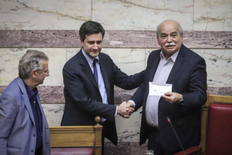 Προϋπολογισμός: Πλεόνασμα 3,98% το 2018 – Κοινωνικό μέρισμα 885 εκατ. ευρώ τον επόμενο μήνα | Newsit.gr Προϋπολογισμός: Πλεόνασμα 3,98% το 2018 – Κοινωνικό μέρισμα 885 εκατ. ευρώ τον επόμενο μήνα | Newsit.gr