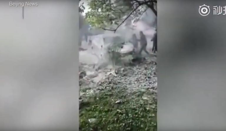 Κίνα: Αυτοκίνητο “θέρισε” πεζούς – Σκληρές εικόνες | Newsit.gr Κίνα: Αυτοκίνητο “θέρισε” πεζούς – Σκληρές εικόνες | Newsit.gr