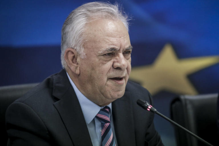 Το τέλος του Νόμου Κατσέλη ανακοίνωσε ο Γιάννης Δραγασάκης | Newsit.gr Το τέλος του Νόμου Κατσέλη ανακοίνωσε ο Γιάννης Δραγασάκης | Newsit.gr