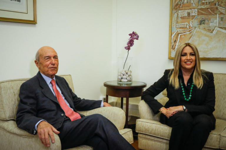 Συνάντηση – μήνυμα της Φώφης με Σημίτη | Newsit.gr Συνάντηση – μήνυμα της Φώφης με Σημίτη | Newsit.gr