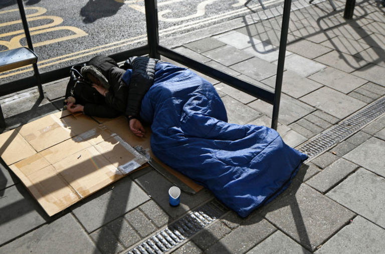 Λονδίνο: Έλληνας άστεγος πέθανε αβοήθητος έξω από αστυνομικό τμήμα | Newsit.gr