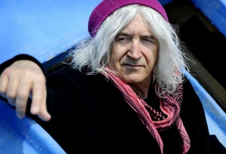 Με ποια πρώην σύντροφό του κάνει βόλτα στα Νότια Προάστια ο Νίκος Καρβέλας; | Newsit.gr Με ποια πρώην σύντροφό του κάνει βόλτα στα Νότια Προάστια ο Νίκος Καρβέλας; | Newsit.gr