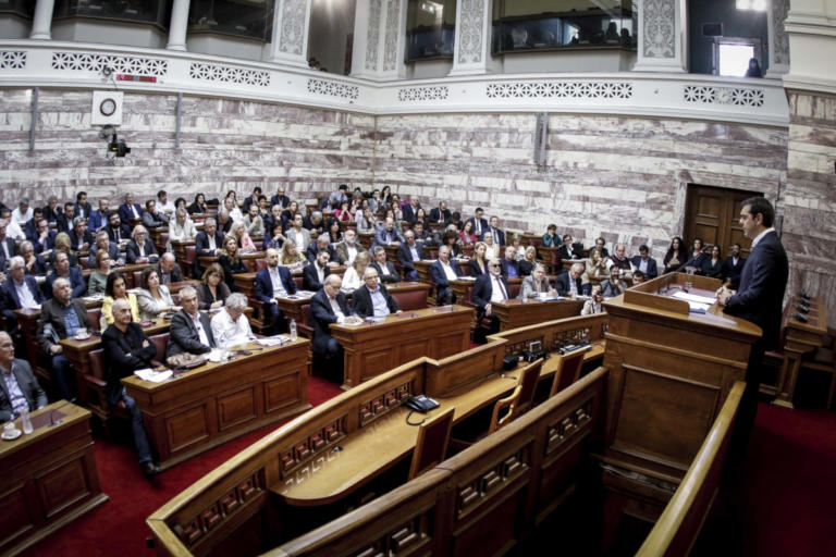 Με μόλις 50 υπογραφές η πρόταση του ΣΥΡΙΖΑ για την αναθεώρηση του Συντάγματος | Newsit.gr Με μόλις 50 υπογραφές η πρόταση του ΣΥΡΙΖΑ για την αναθεώρηση του Συντάγματος | Newsit.gr