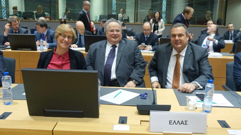 ΝΔ: Ο Καμμένος εμφανίζει ως ψεύτη και φαντασιόπληκτο τον Κοτζιά | Newsit.gr ΝΔ: Ο Καμμένος εμφανίζει ως ψεύτη και φαντασιόπληκτο τον Κοτζιά | Newsit.gr