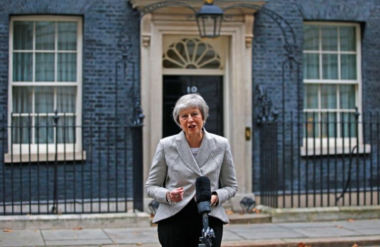 Brexit: Υπεραμύνεται της συμφωνίας η Μέι που δέχεται πιέσεις… από παντού! video | Newsit.gr Brexit: Υπεραμύνεται της συμφωνίας η Μέι που δέχεται πιέσεις… από παντού! video | Newsit.gr