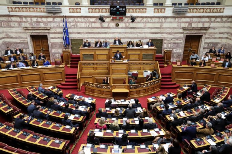Ασφαλιστικές εισφορές: Υπερψηφίστηκε το νομοσχέδιο για τις μειώσεις | Newsit.gr Ασφαλιστικές εισφορές: Υπερψηφίστηκε το νομοσχέδιο για τις μειώσεις | Newsit.gr