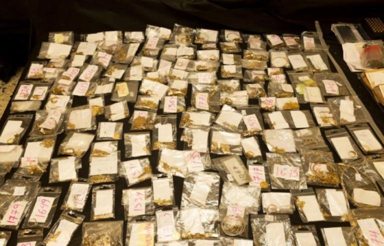 Ελεύθεροι οι 23 κατηγορούμενοι για το λαθρεμπόριο χρυσού – Στις φυλακές Ναυπλίου ο Ριχάρδος | Newsit.gr Ελεύθεροι οι 23 κατηγορούμενοι για το λαθρεμπόριο χρυσού – Στις φυλακές Ναυπλίου ο Ριχάρδος | Newsit.gr