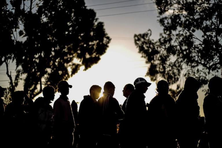 Μεξικό: Εκατοντάδες μετανάστες στην Τιχουάνα προσπαθούν να περάσουν στις ΗΠΑ! | Newsit.gr Μεξικό: Εκατοντάδες μετανάστες στην Τιχουάνα προσπαθούν να περάσουν στις ΗΠΑ! | Newsit.gr