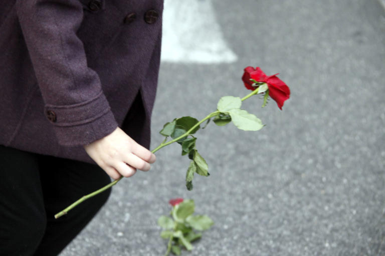 Κρήτη: Ράγισαν καρδιές στην κηδεία του 27χρονου Λευτέρη | Newsit.gr Κρήτη: Ράγισαν καρδιές στην κηδεία του 27χρονου Λευτέρη | Newsit.gr