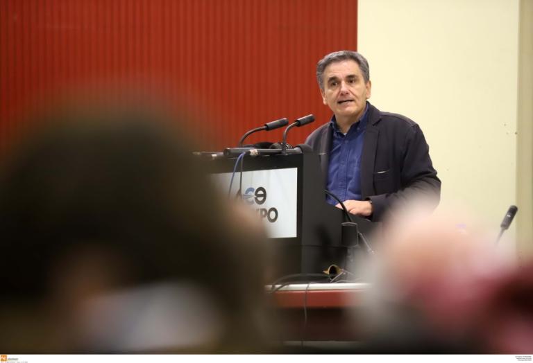 Έξοδο στις αγορές σε 4 μήνες “βλέπει” ο Τσακαλώτος | Newsit.gr Έξοδο στις αγορές σε 4 μήνες “βλέπει” ο Τσακαλώτος | Newsit.gr