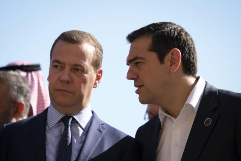 Τετ α τετ Τσίπρα – Μεντβέντεφ στο Παλέρμο | Newsit.gr Τετ α τετ Τσίπρα – Μεντβέντεφ στο Παλέρμο | Newsit.gr