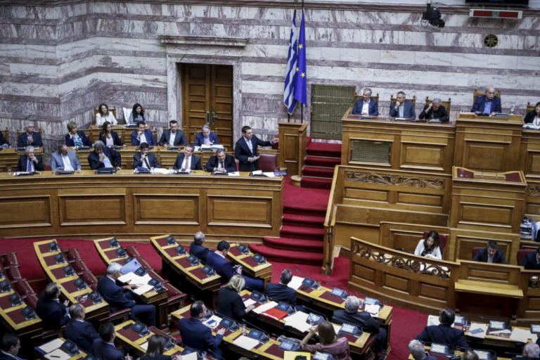 Βουλή: “Πέρασε” η τροπολογία για την καταβολή των αναδρομικών | Newsit.gr Βουλή: “Πέρασε” η τροπολογία για την καταβολή των αναδρομικών | Newsit.gr