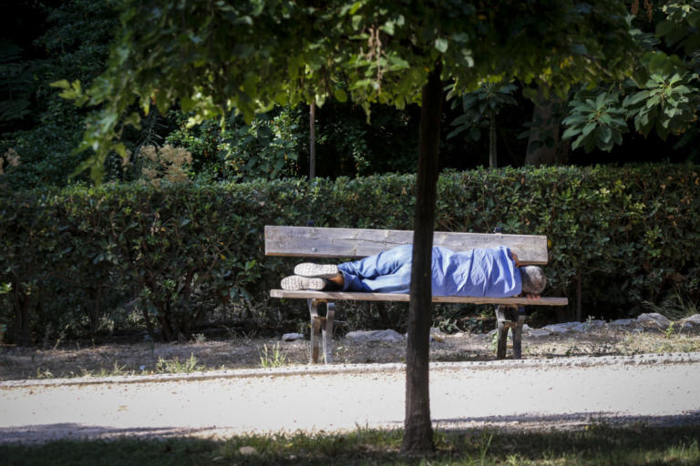 Ομολόγησε ο δολοφόνος του άστεγου στο Θησείο – Τον σκότωσε «για να λύσει τα μάγια»! | Newsit.gr Ομολόγησε ο δολοφόνος του άστεγου στο Θησείο – Τον σκότωσε «για να λύσει τα μάγια»! | Newsit.gr