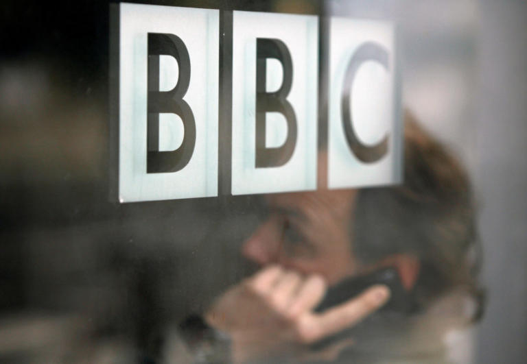 «Καρφιά» από τη Μόσχα για το BBC – Το κατηγορεί για προπαγάνδα | Newsit.gr «Καρφιά» από τη Μόσχα για το BBC – Το κατηγορεί για προπαγάνδα | Newsit.gr