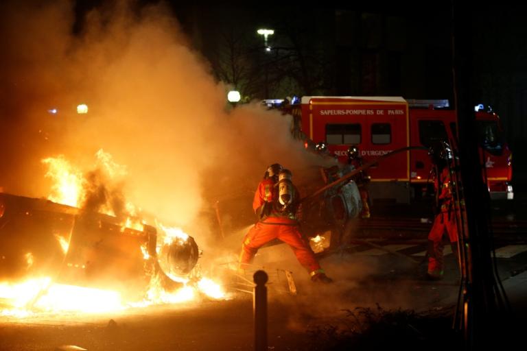 Φλέγεται το Παρίσι – 95 τραυματίες – Τουλάχιστον 224 συλλήψεις διαδηλωτών με “Κίτρινα Γιλέκα” – Video | Newsit.gr Φλέγεται το Παρίσι – 95 τραυματίες – Τουλάχιστον 224 συλλήψεις διαδηλωτών με “Κίτρινα Γιλέκα” – Video | Newsit.gr