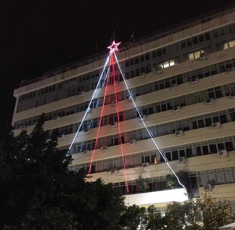 “Ανανεωμένος” υποδέχεται τα Χριστούγεννα ο Πειραιάς! | Newsit.gr “Ανανεωμένος” υποδέχεται τα Χριστούγεννα ο Πειραιάς! | Newsit.gr