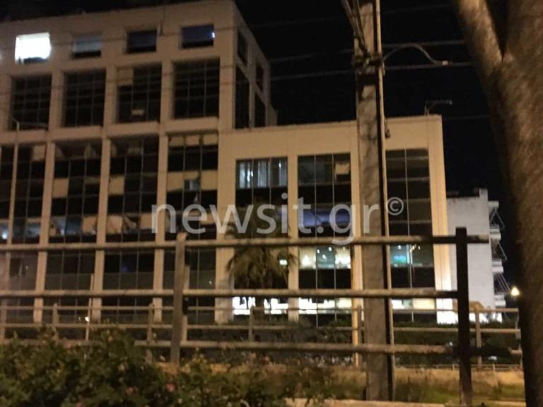Εκρηξη στον ΣΚΑΙ: Είδαμε μαύρο καπνό και ακούσαμε τζάμια να σπάνε | Newsit.gr Εκρηξη στον ΣΚΑΙ: Είδαμε μαύρο καπνό και ακούσαμε τζάμια να σπάνε | Newsit.gr