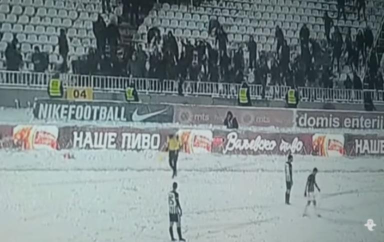Επίθεση με χιονόμπαλες! Στο “στόχαστρο” ο επόπτης – video | Newsit.gr Επίθεση με χιονόμπαλες! Στο “στόχαστρο” ο επόπτης – video | Newsit.gr