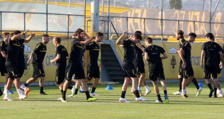 ΑΕΚ: Μέσα Μάνταλος και Άλεφ! Θεραπεία για Λιβάγια και Μπακάκη | Newsit.gr ΑΕΚ: Μέσα Μάνταλος και Άλεφ! Θεραπεία για Λιβάγια και Μπακάκη | Newsit.gr