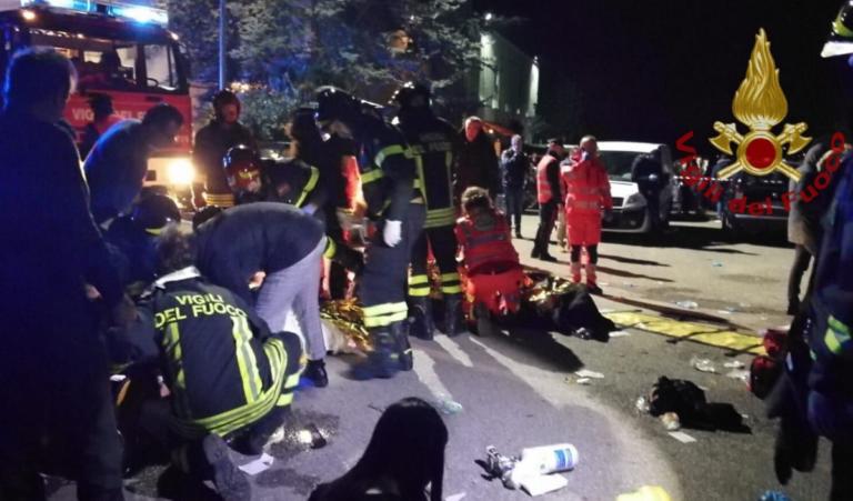 Ιταλία: Ποδοπατήθηκαν σε συναυλία! Έξι νεκροί – video, pics | Newsit.gr Ιταλία: Ποδοπατήθηκαν σε συναυλία! Έξι νεκροί – video, pics | Newsit.gr