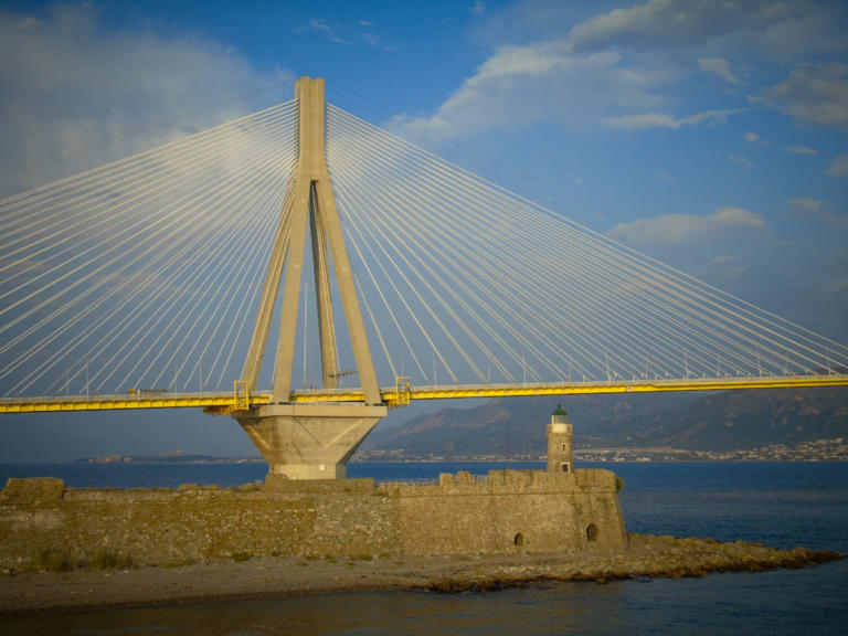Ερωτική απογοήτευση πίσω από την απόπειρα αυτοκτονίας στη γέφυρα Ρίου – Αντιρρίου | Newsit.gr Ερωτική απογοήτευση πίσω από την απόπειρα αυτοκτονίας στη γέφυρα Ρίου – Αντιρρίου | Newsit.gr