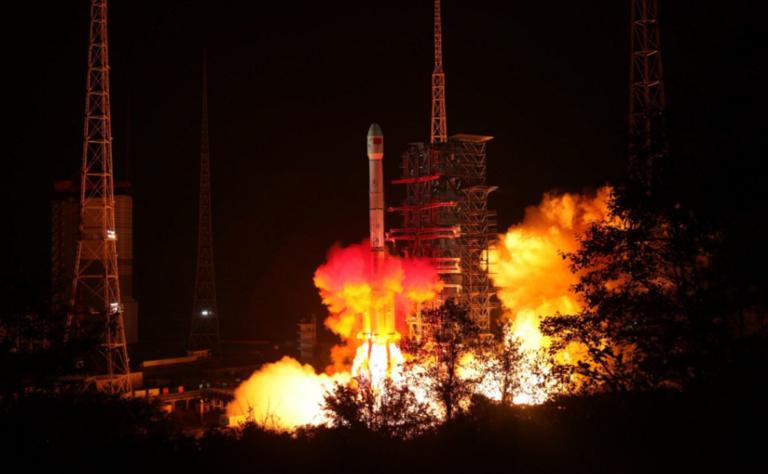 Chang’e-4: Εκτοξεύθηκε το ρομποτικό διαστημικό σκάφος και πάει… Σελήνη! video, pics | Newsit.gr Chang’e-4: Εκτοξεύθηκε το ρομποτικό διαστημικό σκάφος και πάει… Σελήνη! video, pics | Newsit.gr