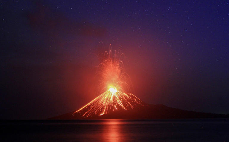 Τσουνάμι Ινδονησία: Αυτό είναι το ηφαίστειο που προκάλεσε τον όλεθρο | Newsit.gr