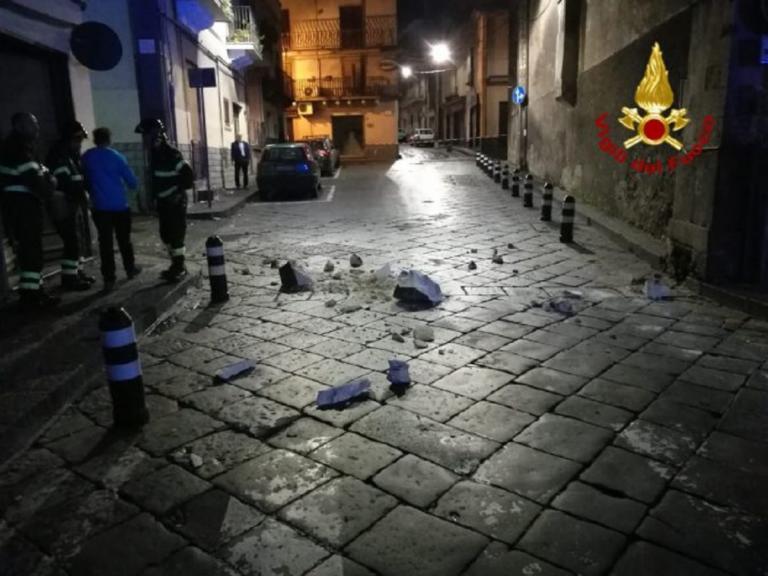 Σεισμός: Τα video του τρόμου – Χαλάσματα και καταστροφές στην Κατάνια | Newsit.gr Σεισμός: Τα video του τρόμου – Χαλάσματα και καταστροφές στην Κατάνια | Newsit.gr