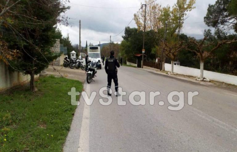 Ληστεία στα Βίλια: Κρυμμένοι στο πορτ μπαγκάζ ταξί οι επικίνδυνοι κακοποιοί