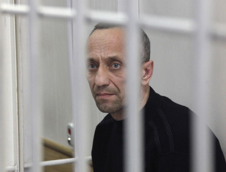 Ο χειρότερος serial killer της Ρωσίας βρέθηκε ένοχος για άλλους 56 φόνους! | Newsit.gr Ο χειρότερος serial killer της Ρωσίας βρέθηκε ένοχος για άλλους 56 φόνους! | Newsit.gr