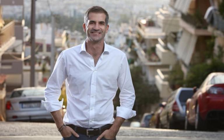Κώστας Μπακογιάννης – Σία Κοσιώνη: “Χριστουγεννοσέλφι” στην Ερμού! | Newsit.gr Κώστας Μπακογιάννης – Σία Κοσιώνη: “Χριστουγεννοσέλφι” στην Ερμού! | Newsit.gr