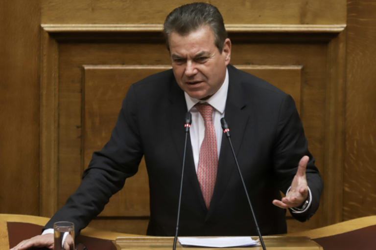 Πετρόπουλος: Δεν πρόκειται να χάσει ούτε ένα ένσημο η καθαρίστρια! | Newsit.gr Πετρόπουλος: Δεν πρόκειται να χάσει ούτε ένα ένσημο η καθαρίστρια! | Newsit.gr