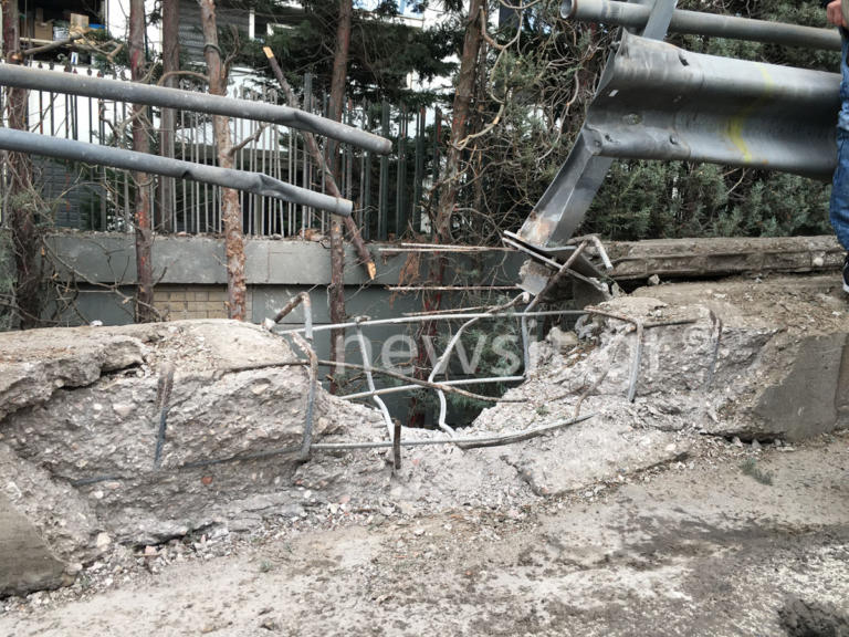 Πολύ ισχυρή η βόμβα στον ΣΚΑΙ – Τουλάχιστον 10 κιλά εκρηκτικά! | Newsit.gr Πολύ ισχυρή η βόμβα στον ΣΚΑΙ – Τουλάχιστον 10 κιλά εκρηκτικά! | Newsit.gr