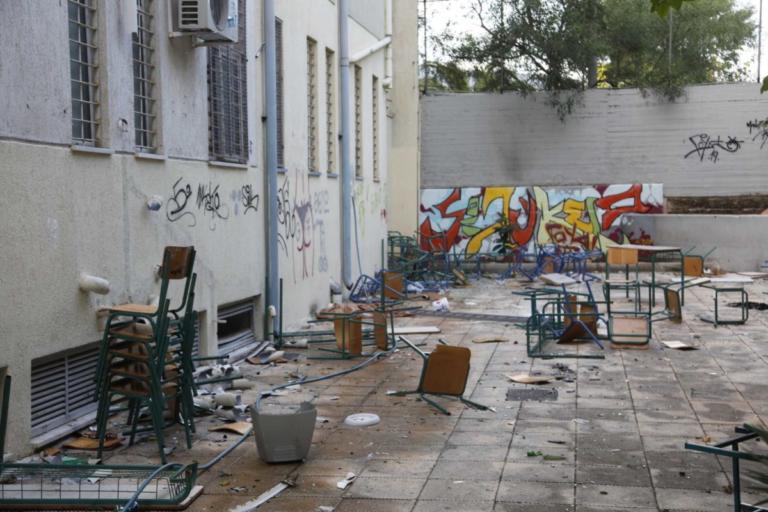 Αγρίνιο: Αναστάτωση με δημοσίευμα για συλλήψεις μαθητών και γονέων – Αναβρασμός σε υπό κατάληψη σχολείο! | Newsit.gr Αγρίνιο: Αναστάτωση με δημοσίευμα για συλλήψεις μαθητών και γονέων – Αναβρασμός σε υπό κατάληψη σχολείο! | Newsit.gr