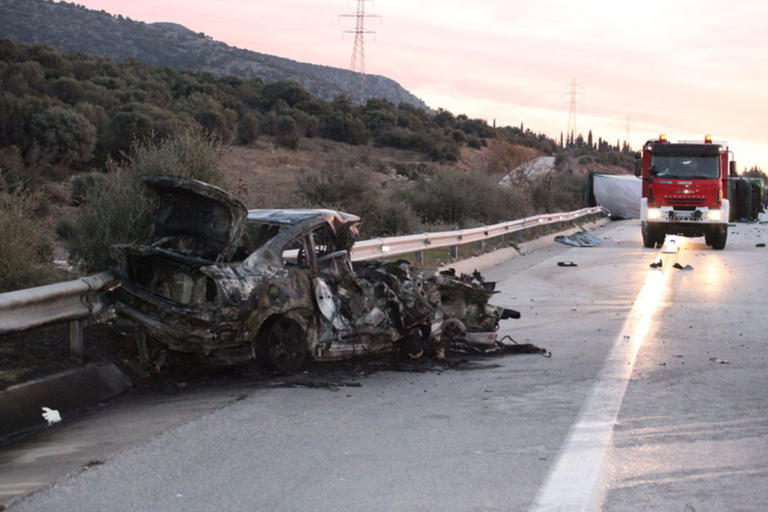 Νέα τραγωδία στην Εγνατία! Τροχαίο με τρεις νεκρούς κι έξι τραυματίες – Εικόνες σοκ | Newsit.gr