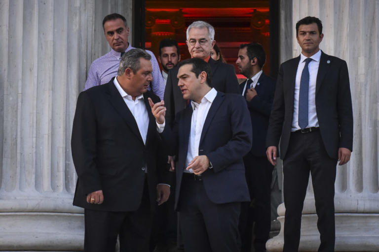 Συνάντηση Τσίπρα – Καμμένου στο περιθώριο της συζήτησης στη Βουλή | Newsit.gr Συνάντηση Τσίπρα – Καμμένου στο περιθώριο της συζήτησης στη Βουλή | Newsit.gr