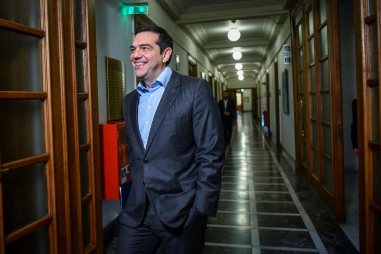 Τσίπρας στο υπουργικό: 15.000 προσλήψεις εκπαιδευτικών και εκλογές τον Σεπτέμβρη | Newsit.gr Τσίπρας στο υπουργικό: 15.000 προσλήψεις εκπαιδευτικών και εκλογές τον Σεπτέμβρη | Newsit.gr