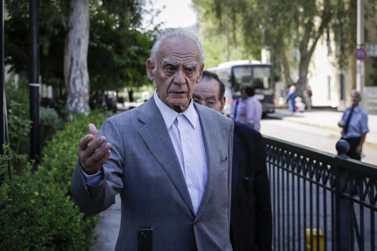 Αγωγή Τζοχατζόπουλου κατά της εφημερίδας “Δημοκρατία”
