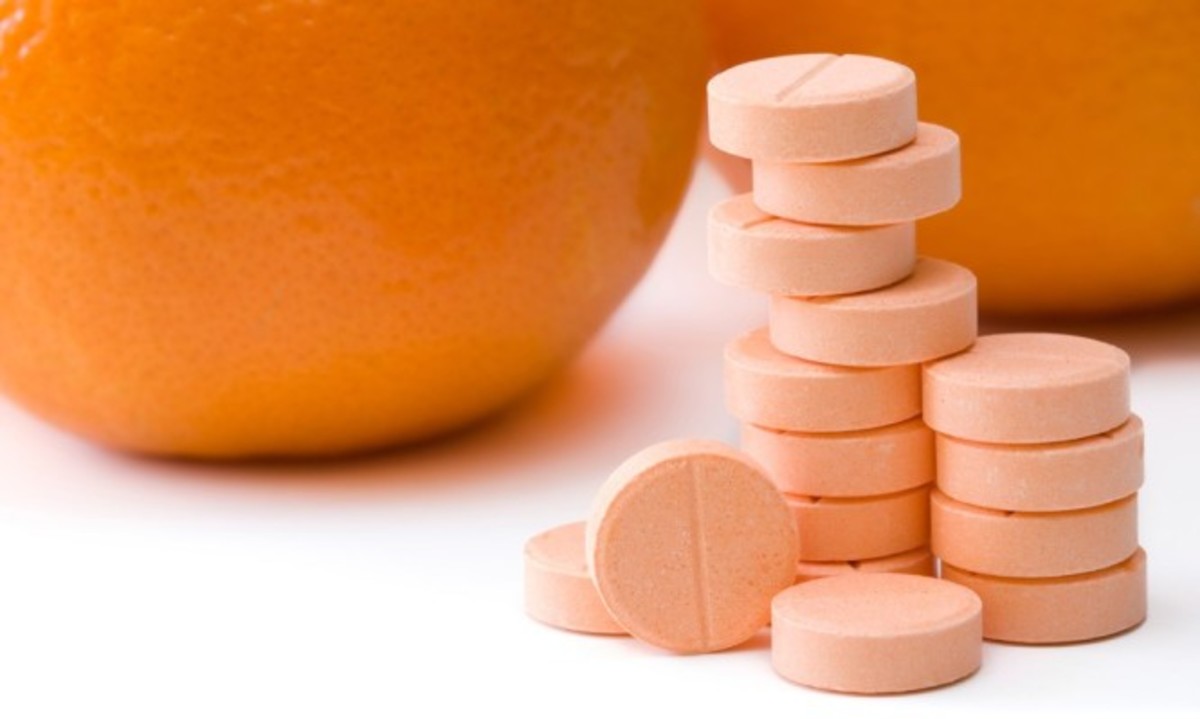 Βιταμίνη C: Με ποιες ασθένειες συνδέεται – Κίνδυνοι – Δοσολογία [vid]