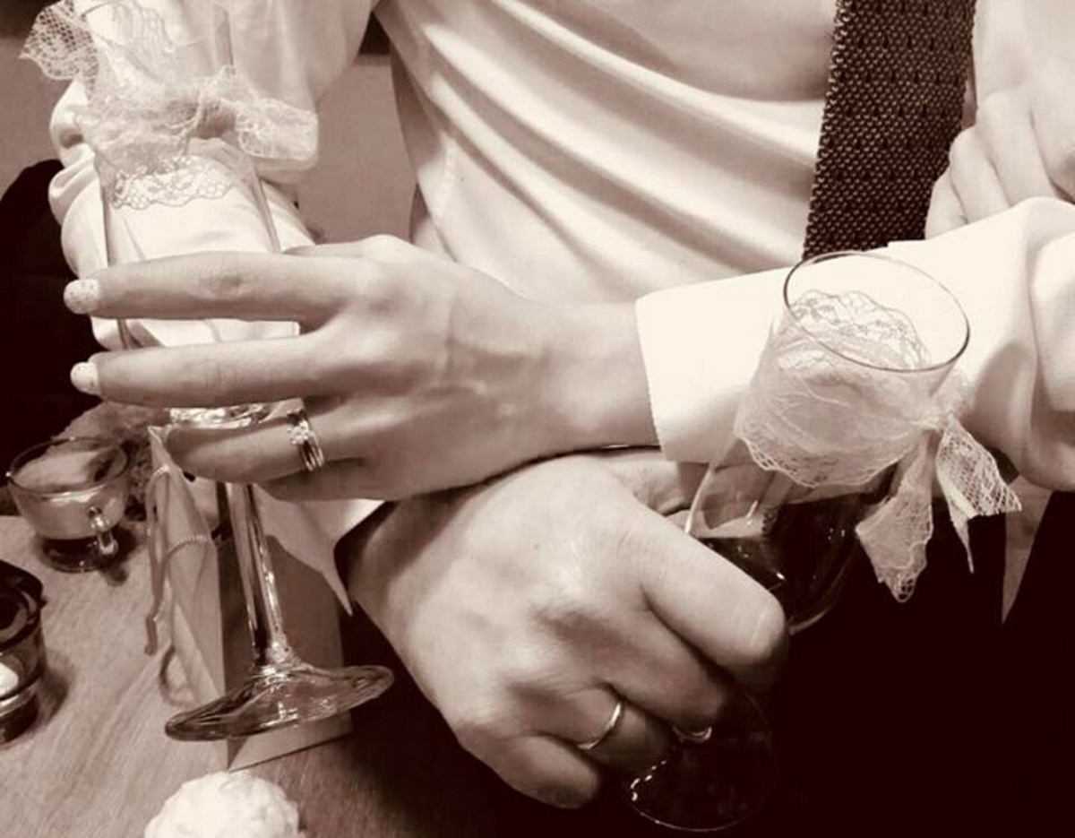 Διάσημος Έλληνας τραγουδιστής ετοιμάζεται να ντυθεί ξανά γαμπρός!