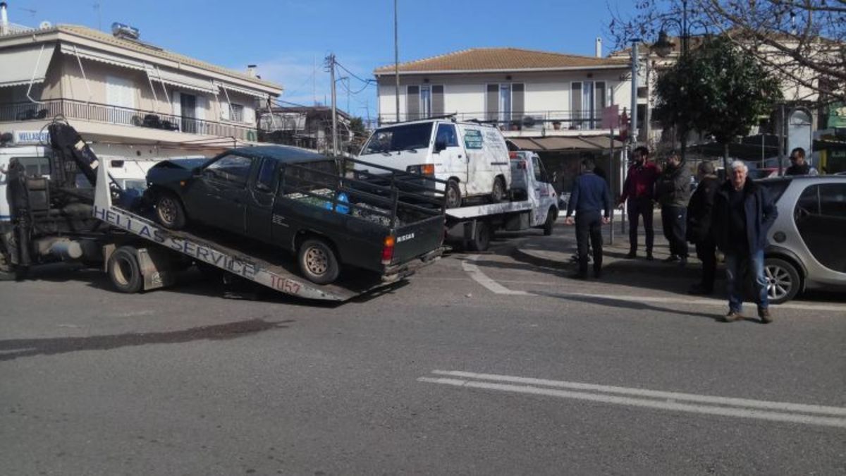 Αγρίνιο: Τραυματίστηκε ζευγάρι σε τροχαίο – Αυτοψία στο σημείο του ατυχήματος [pics]