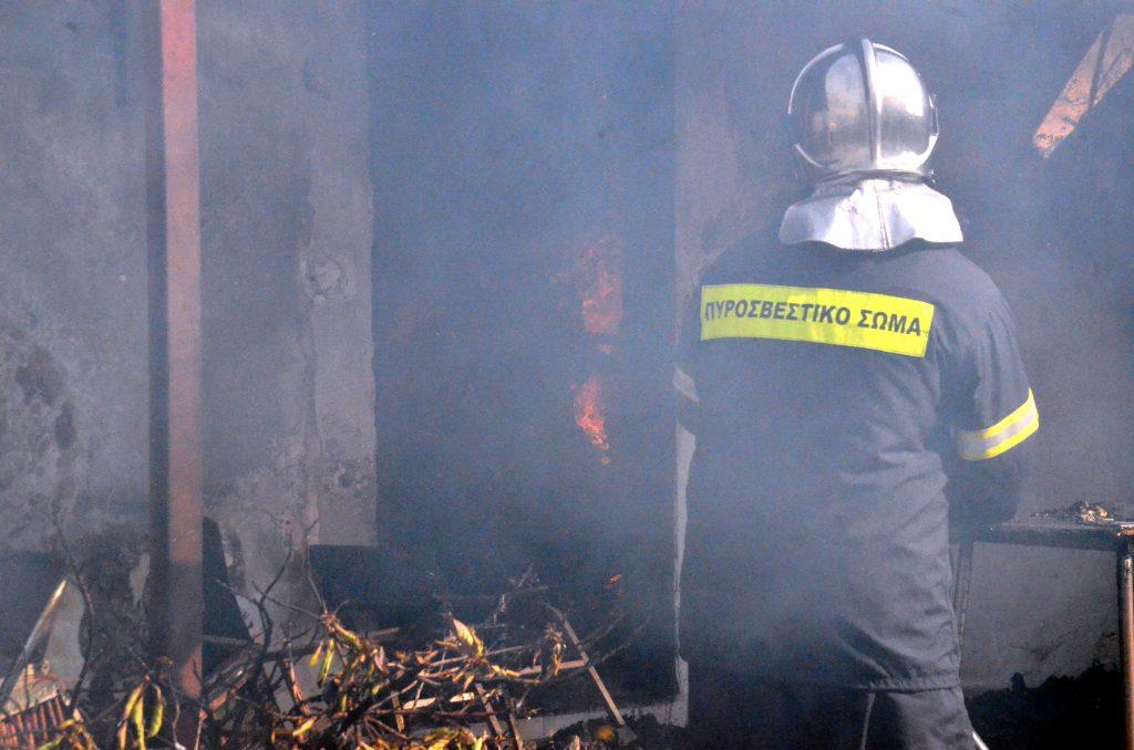 Βόλος: Η φωτιά τους άφησε χωρίς σπίτι και ρούχα – Σε απόγνωση οικογένεια με δύο μικρά παιδιά!