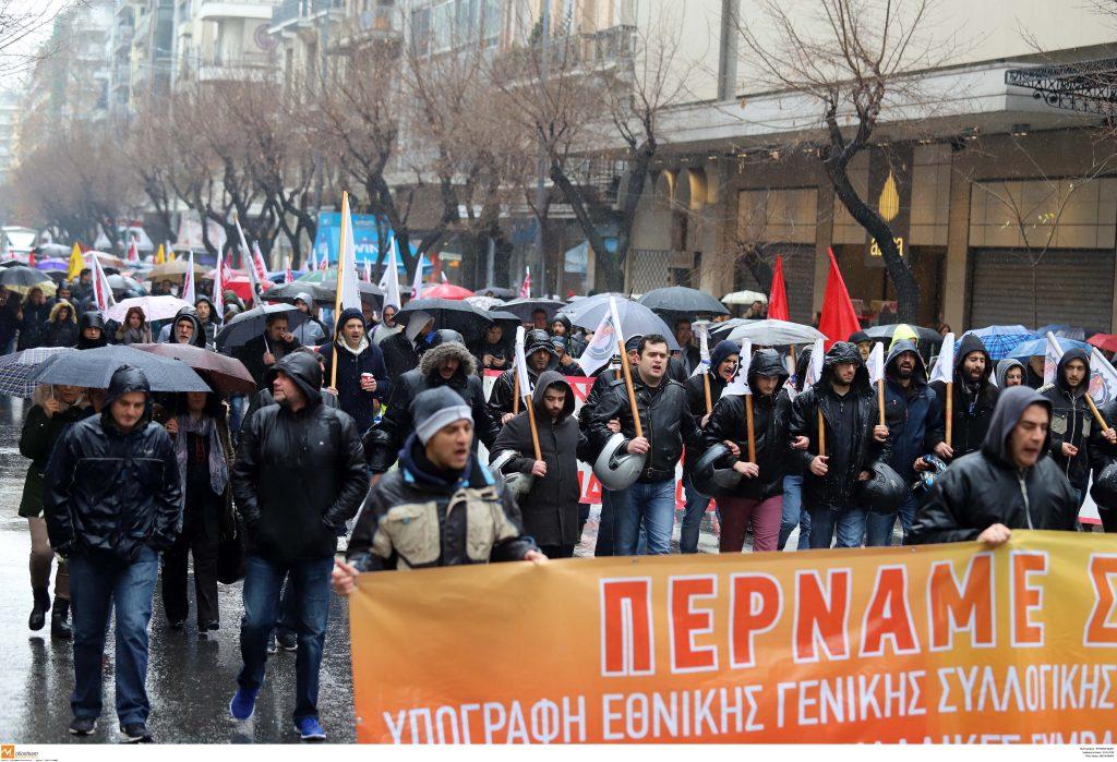 Θεσσαλονίκη: Συγκέντρωση διαμαρτυρίας και πορεία στο ΥΜΑΘ από το ΠΑΜΕ [pics]