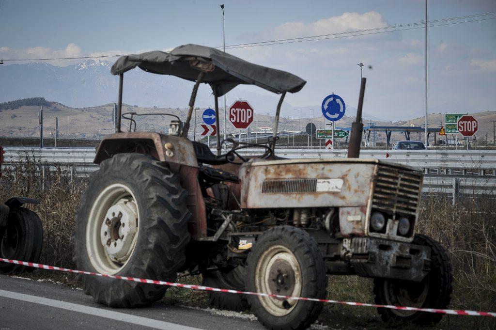 Δυτική Ελλάδα: Τρακτέρ αγροτών στις εθνικές οδούς – Απειλούν με διακοπή της κυκλοφορίας!